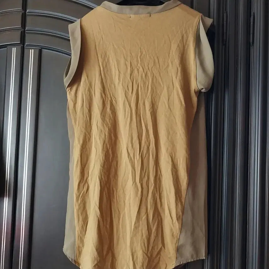 [BUNJANG] JUNI Khaki Blouse / JUNI블라우스  카키색