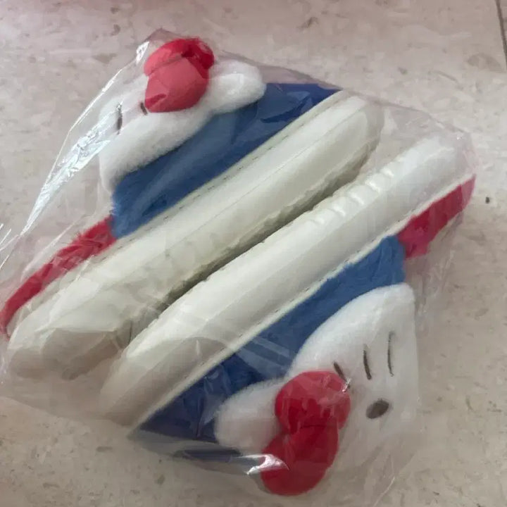 [BUNJANG] Hello Kitty Fluffy Slippers (230-235) - Indoor Use / 헬로키티 털 슬리퍼 실내화 230-235