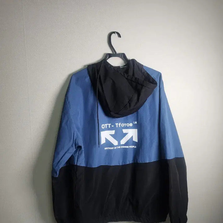 [SOLD OUT] 블루/블랙 배색 바람막이 4XL