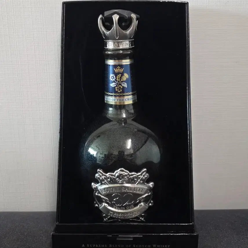 [SOLD OUT] 로얄살루트 32년산 위스키 공병