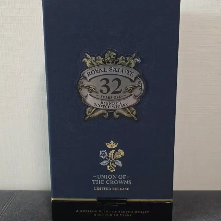 [SOLD OUT] 로얄살루트 32년산 위스키 공병