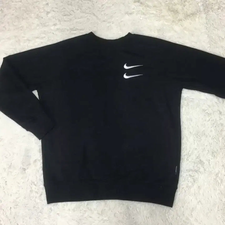 [SOLD OUT] 나이키 더블 스우시 블랙 맨투맨 판매합니다