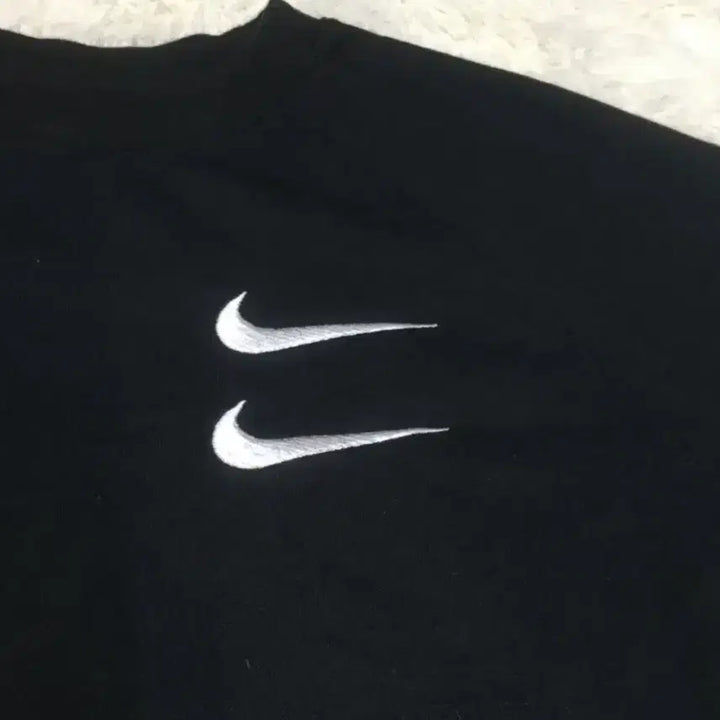 [SOLD OUT] 나이키 더블 스우시 블랙 맨투맨 판매합니다