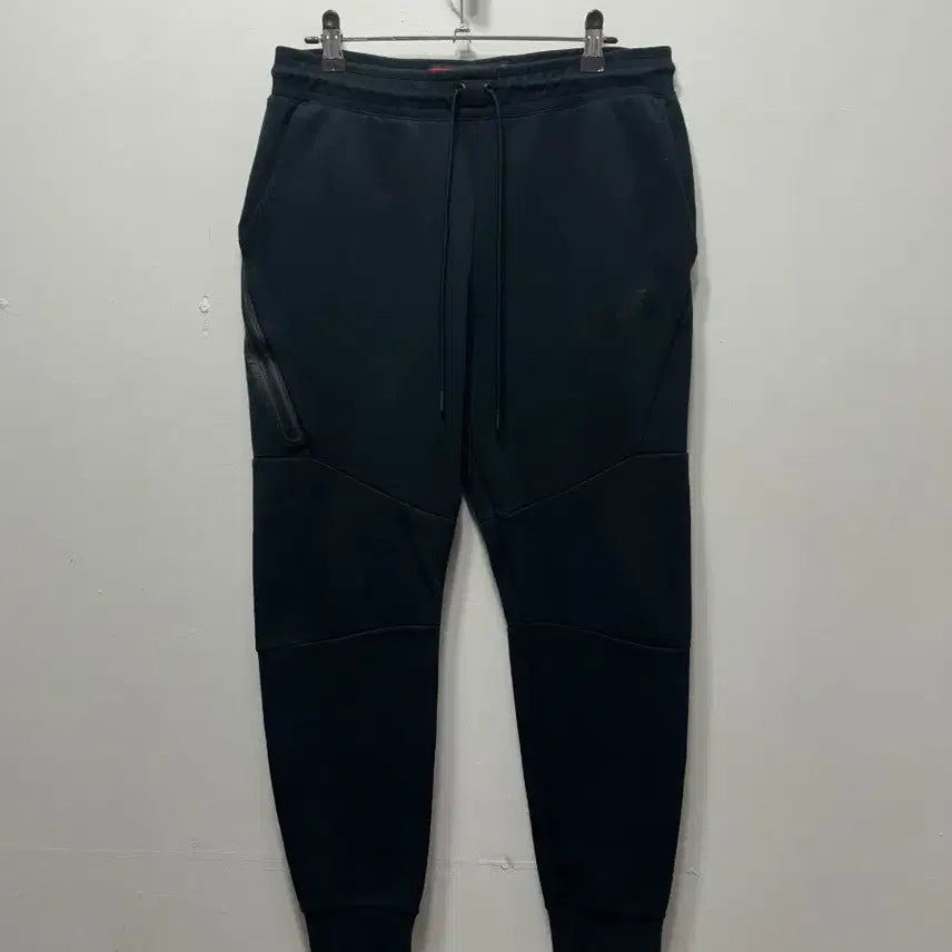 [SOLD OUT] 나이키 테크 플리스 조거 블랙 M