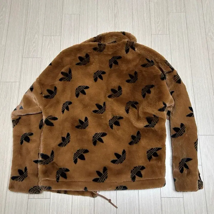 [SOLD OUT] 아디다스 모노그램 퍼 후리스 자켓 브라운 S 100-105사이즈