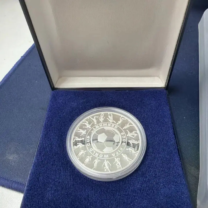 [BUNJANG] Perth Mint 2006 Germany World Cup Commemorative Silver Coin / 호주퍼스조폐국 발행 2006 독일 월드컵 기념 주화1온스 은화