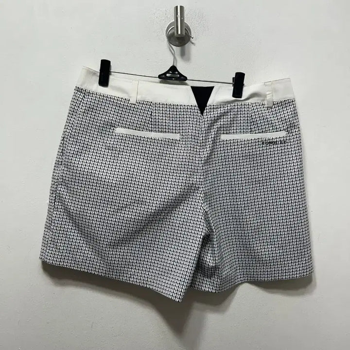 [BUNJANG] TORBIST Pattern Shorts White Black 73 / TORBIST 패턴 반바지 화이트 블랙 73