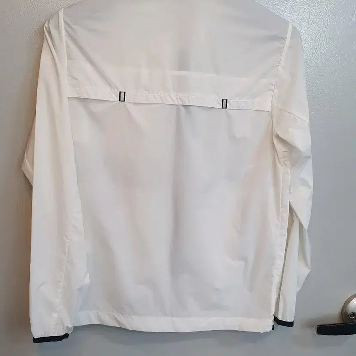 [BUNJANG] HAZZYS White Thin Windbreaker / HAZZYS 신형 헤지스 화이트 얇은바람막이