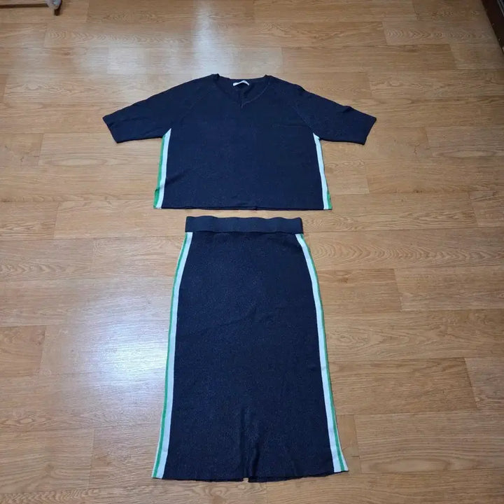 [SOLD OUT] 보니알렉스 네이비 니트반팔스커트치마셋업투피스