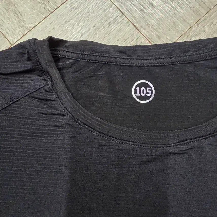 [BUNJANG] Unbranded Cooling Short Sleeve T-shirt (Set of 2) / 냉감 반팔T .105 새제품(2장)