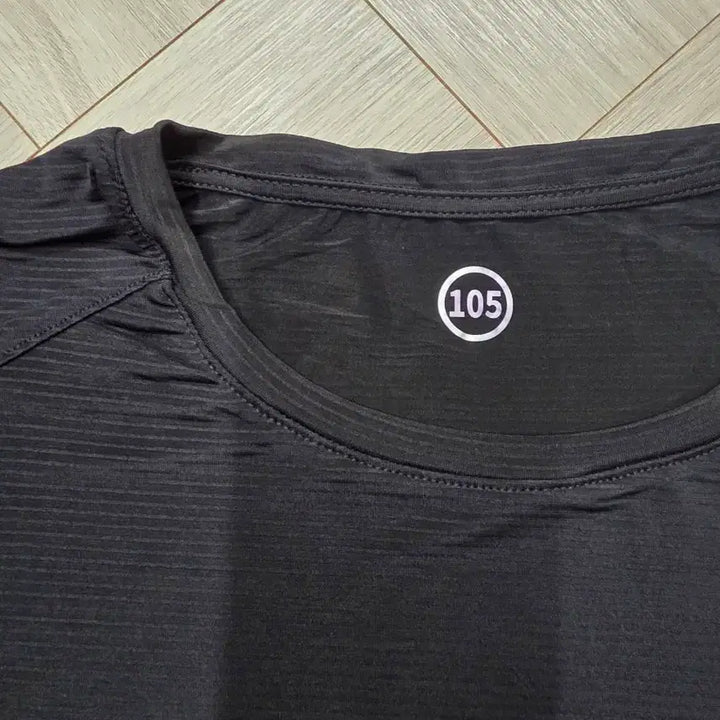 [BUNJANG] Unbranded Cooling Short Sleeve T-shirt (Set of 2) / 냉감 반팔T .105 새제품(2장)