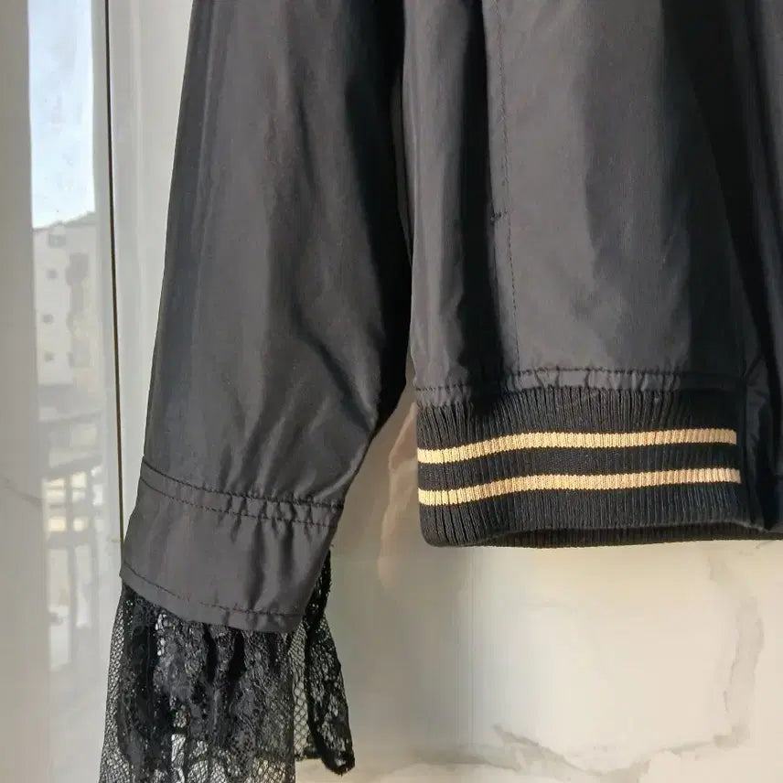 [SOLD OUT] 잇미샤 블랙 레이스 바람막이 자켓