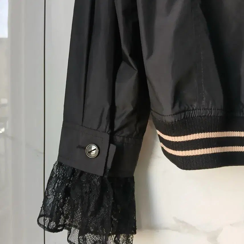 [SOLD OUT] 잇미샤 블랙 레이스 바람막이 자켓