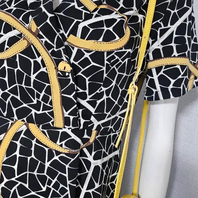 [BUNJANG] Black and Yellow Button and Zipper Dress / 검정 노랑 단추 자크 원피스