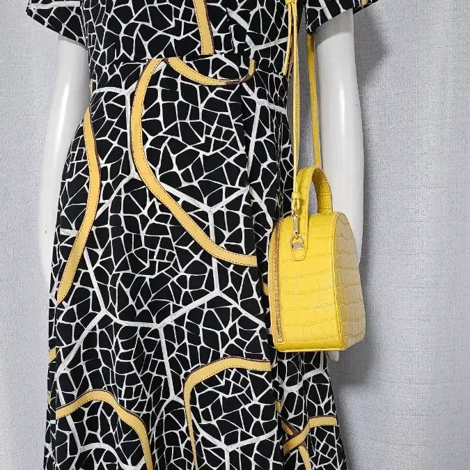 [BUNJANG] Black and Yellow Button and Zipper Dress / 검정 노랑 단추 자크 원피스