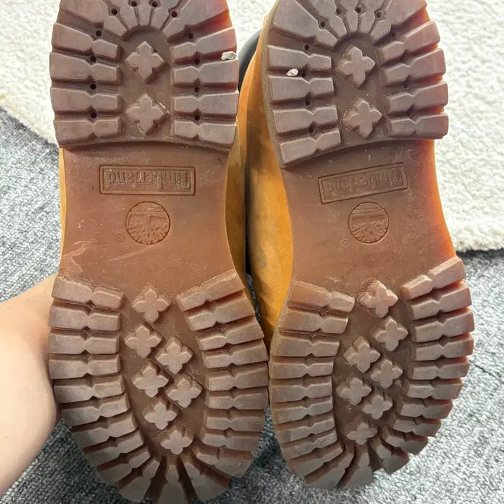[SOLD OUT] 팀버랜드 프리미엄 9.5M 사이즈 (275-280)