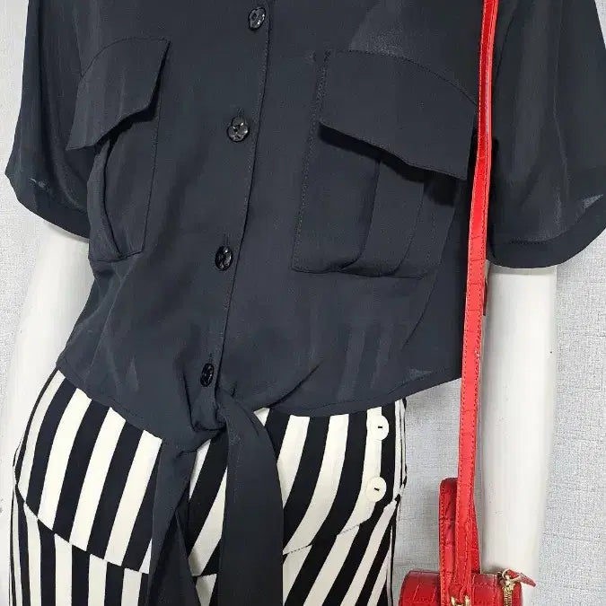[BUNJANG] Black Front Tie Blouse / 검정 앞묶는 블라우스..반품 49 길이 44