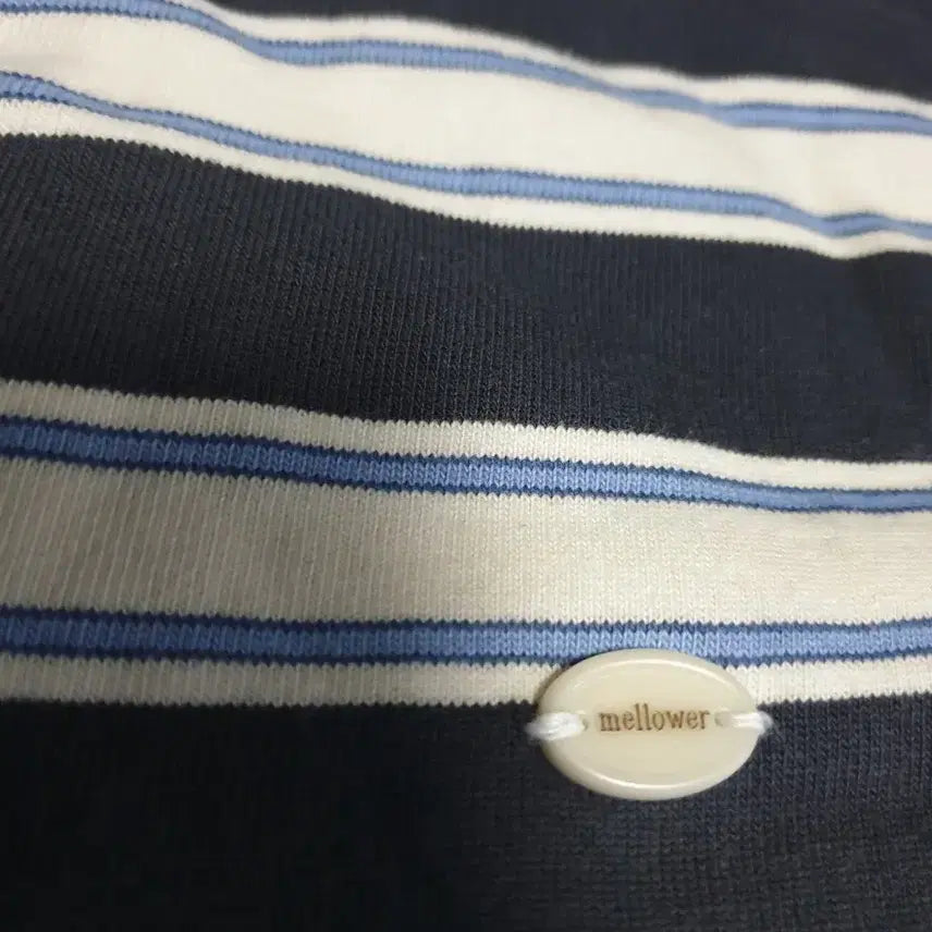 [BUNJANG] MELLOWER Striped Long Sleeve Polo Shirt (F) / MELLOWER 뱃지로고 스트라이프 긴팔 카라티 (F)