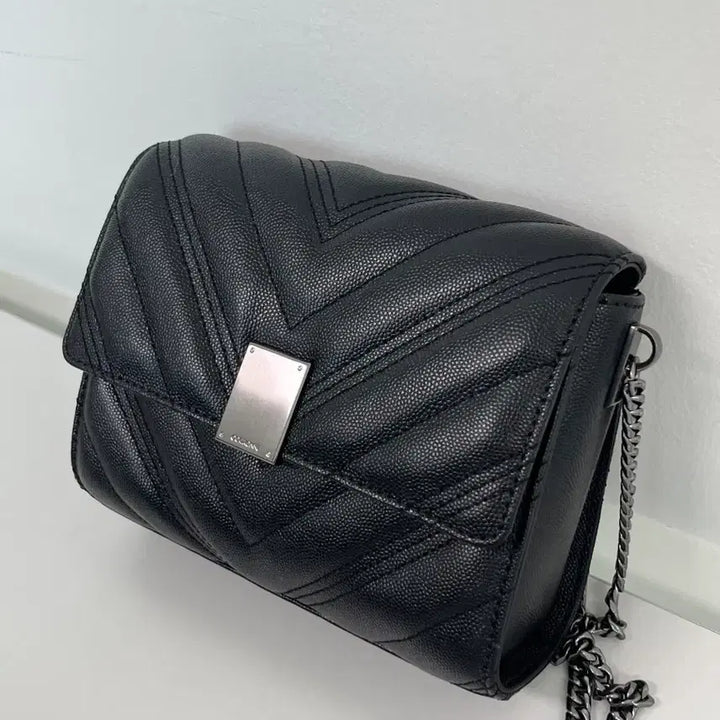 [BUNJANG] Couronne Lindsey 23 Crossbody Bag / [정품] 쿠론 린지 23 크로스백 블랙