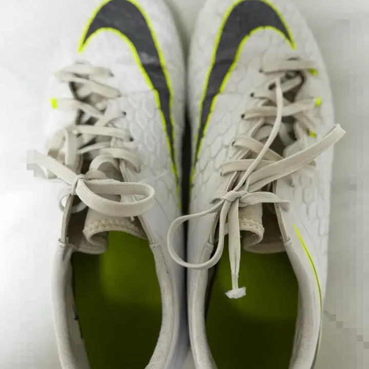 [SOLD OUT] 나이키 축구화 풋살화 흰색/형광 270