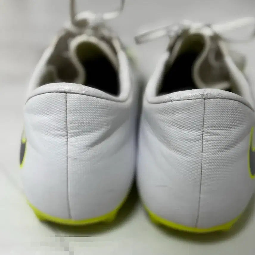 [SOLD OUT] 나이키 축구화 풋살화 흰색/형광 270