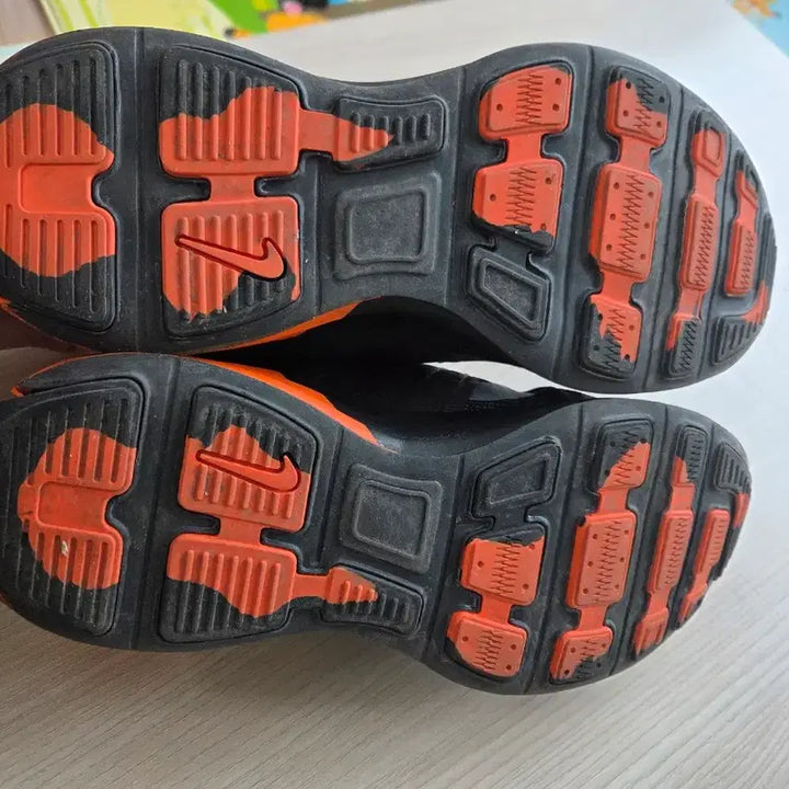 [BUNJANG] Nike Lunar Black and Safety Orange Running Shoes / 나이키 루나 블랙 앤 세이프티 오렌지 남성 런닝화 280mm