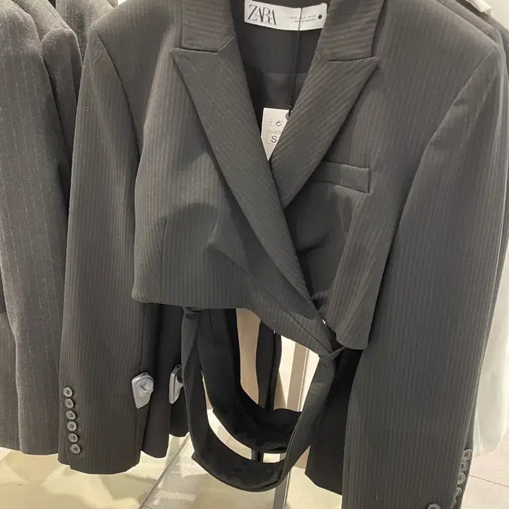 [SOLD OUT] 자라 리미티드 에디션 랩 블레이저 자켓 zara 크롭자켓