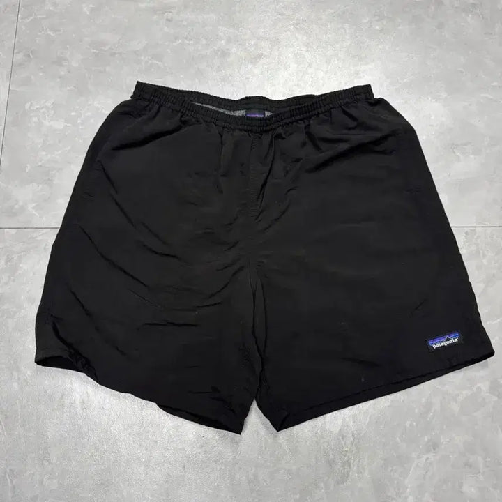 [SOLD OUT] 정품 파타고니아 배기스 5인치 팬츠