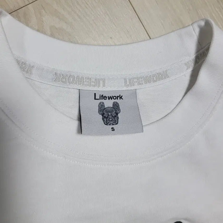 [SOLD OUT] 라이프워크 강아지 캐릭터 패치 반팔 티셔츠  남녀공용