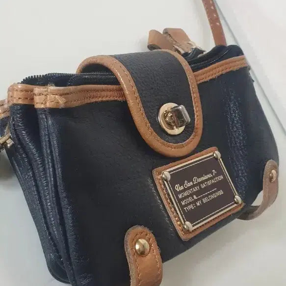 [BUNJANG] Via San Damiano Vintage Leather Crossbody Bag / Via San Damiano 빈티지 레더 크로스백