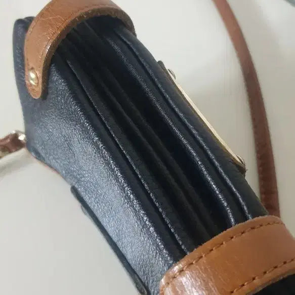 [BUNJANG] Via San Damiano Vintage Leather Crossbody Bag / Via San Damiano 빈티지 레더 크로스백