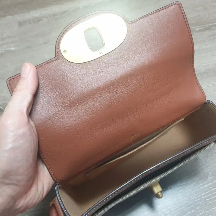 [SOLD OUT] 아떼 바네사브루노 크로스백