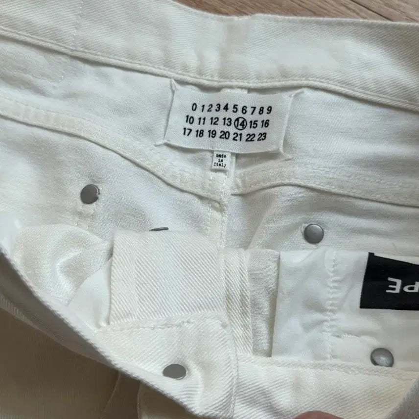 [BUNJANG] Maison Margiela White Denim Jeans / 마르지엘라 데님