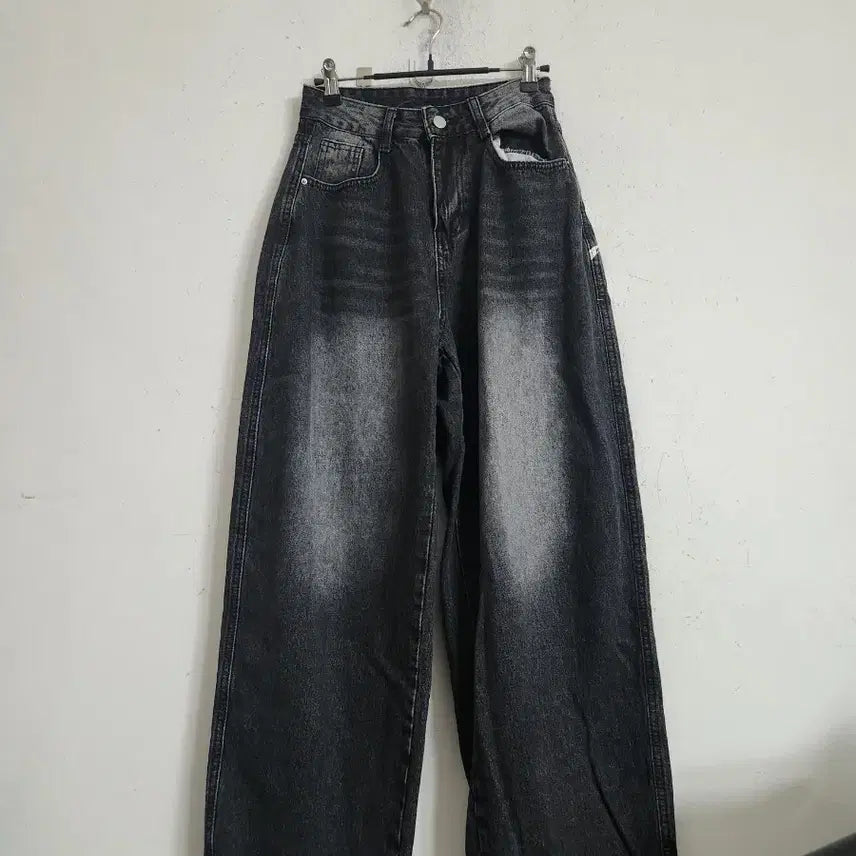 [SOLD OUT] 워싱 블랙 데님 와이드 팬츠