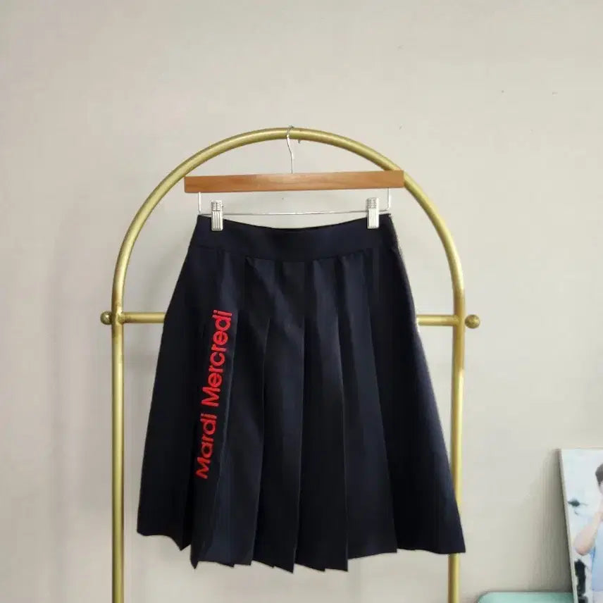[BUNJANG] 마르디 메크르디 네이비 플리츠 스커트 / 마르디 메크르디 네이비 플리츠 스커트