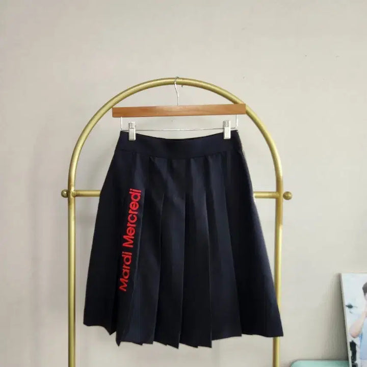 [BUNJANG] 마르디 메크르디 네이비 플리츠 스커트 / 마르디 메크르디 네이비 플리츠 스커트