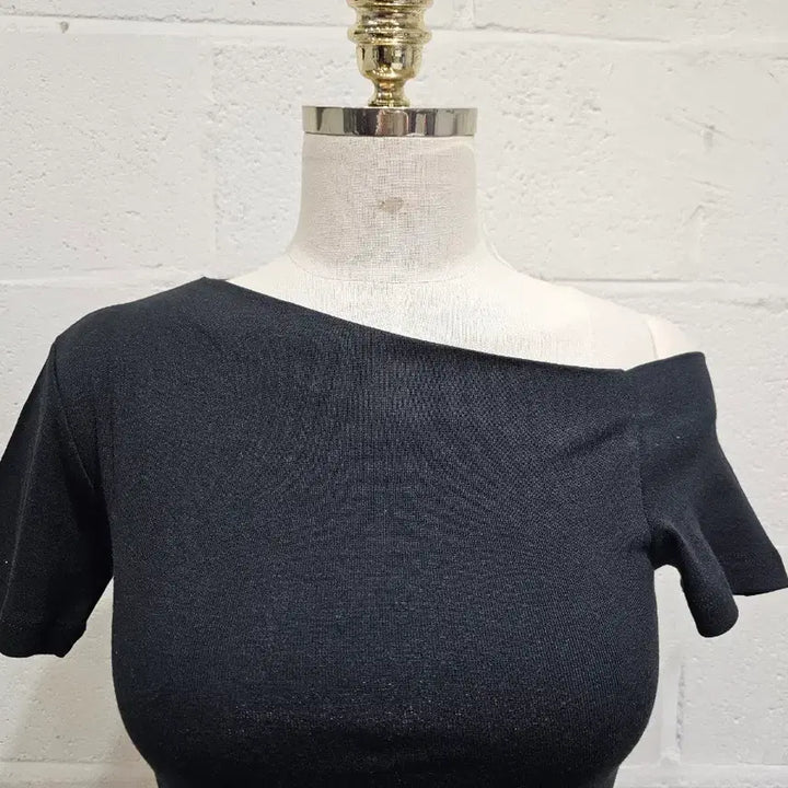[BUNJANG] Basic Black One Shoulder Crop Top / 한쪽어깨 오프숄더 크롭 기본 반팔- 블랙