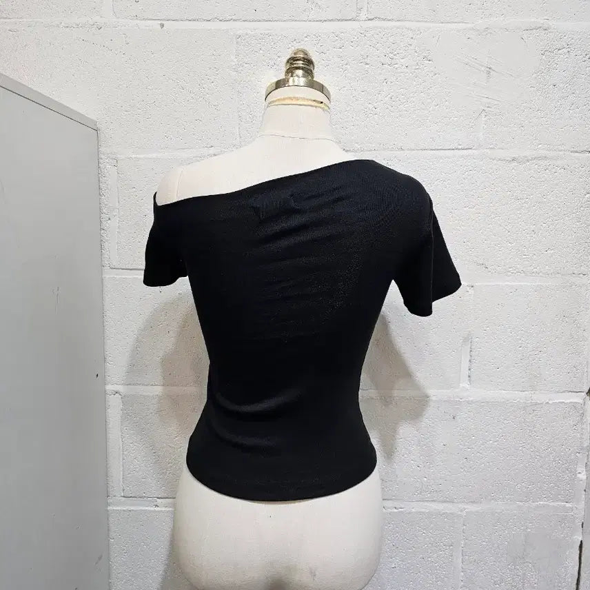 [BUNJANG] Basic Black One Shoulder Crop Top / 한쪽어깨 오프숄더 크롭 기본 반팔- 블랙