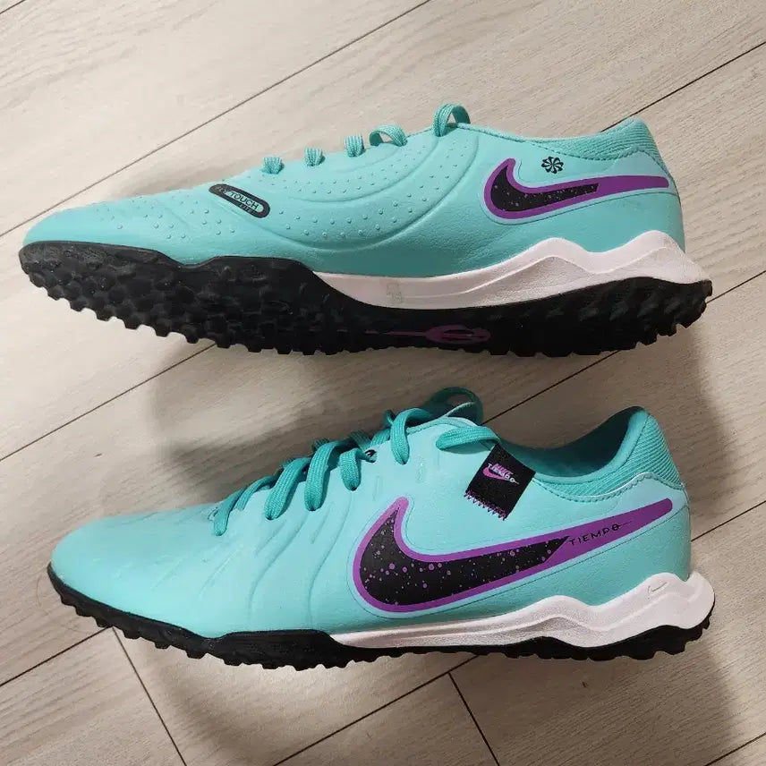 [SOLD OUT] 나이키 티엠포 레전드 10 아카데미 TF 풋살화 사이즈250풋살화라