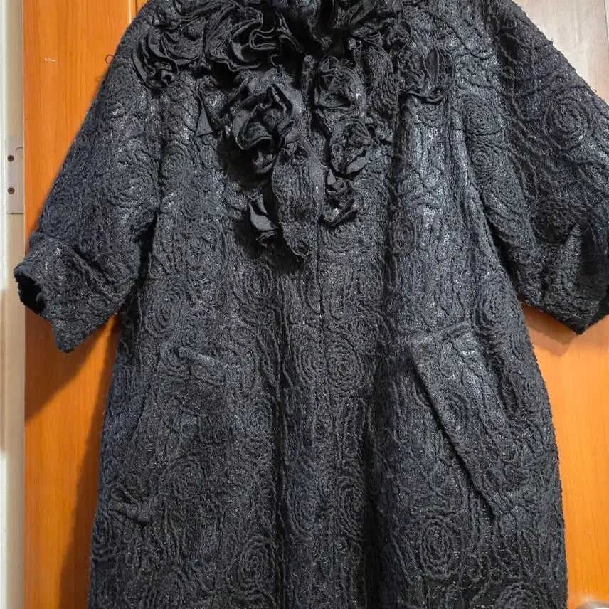 [BUNJANG] Doho Flower Lace Black Short Sleeve Coat / 도호 플라워 레이스 블랙 반팔 코트