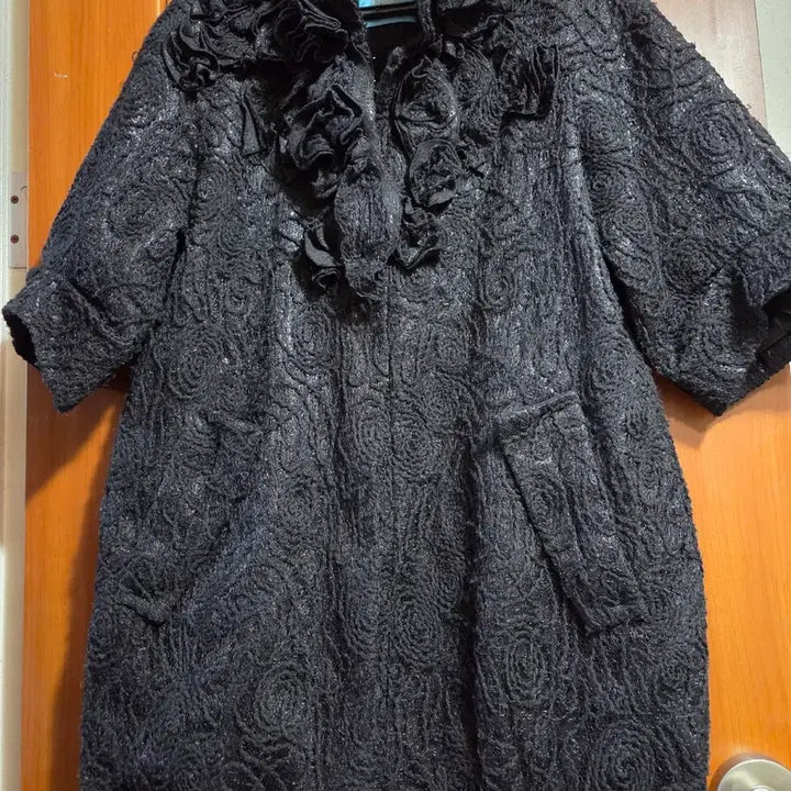 [BUNJANG] Doho Flower Lace Black Short Sleeve Coat / 도호 플라워 레이스 블랙 반팔 코트
