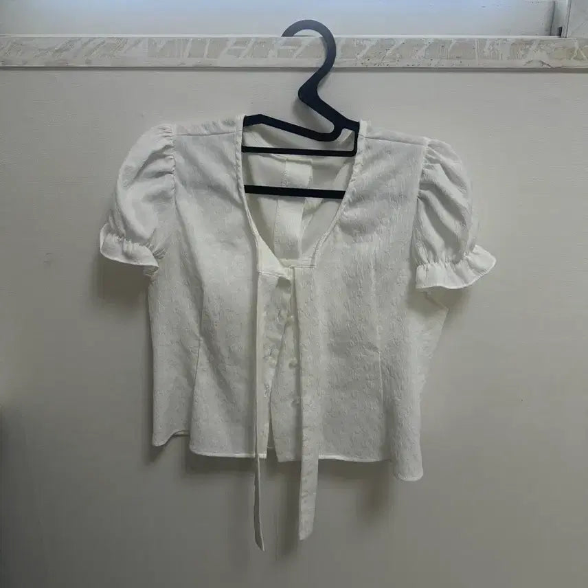 [BUNJANG] Ivory Tie Blouse / 타이 블라우스