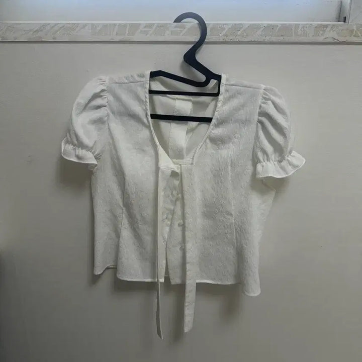 [BUNJANG] Ivory Tie Blouse / 타이 블라우스