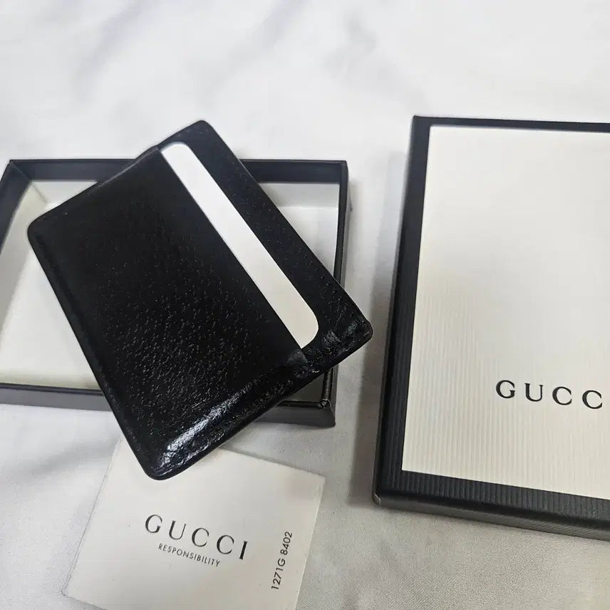 [BUNJANG] Gucci Card Wallet with Bee Embellishment / 구찌 블랙 벌.  대장 카드지갑  모델 523685 정품입니다