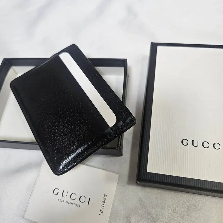 [BUNJANG] Gucci Card Wallet with Bee Embellishment / 구찌 블랙 벌.  대장 카드지갑  모델 523685 정품입니다