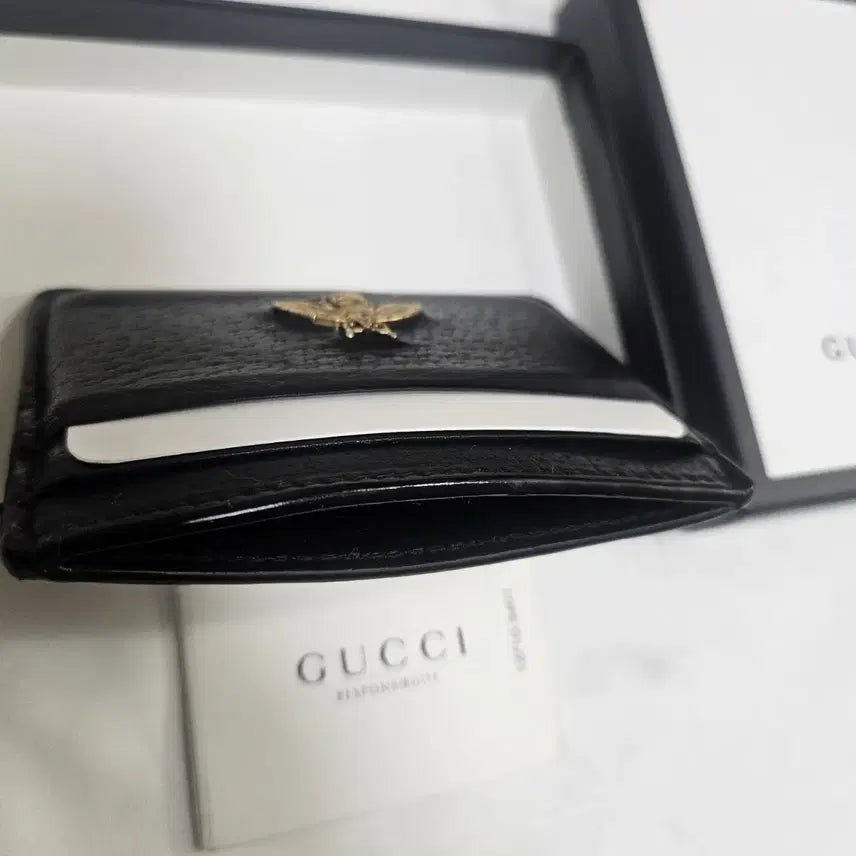 [BUNJANG] Gucci Card Wallet with Bee Embellishment / 구찌 블랙 벌.  대장 카드지갑  모델 523685 정품입니다