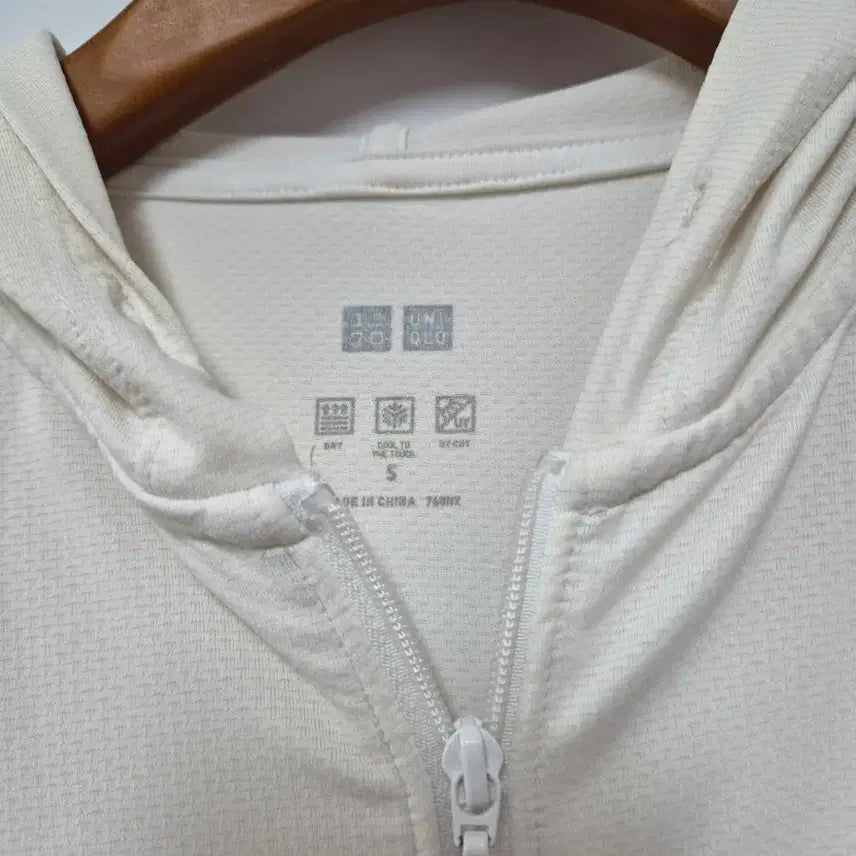 [BUNJANG] Uniqlo Airism Hooded Zip-Up / 유니클로 에어리즘 후드 집업