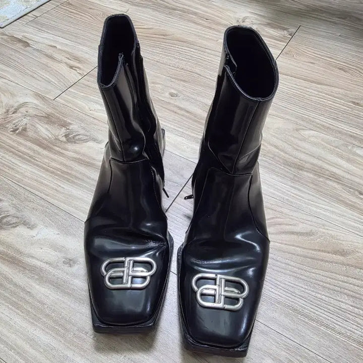 [BUNJANG] Balenciaga BB Logo Lamb Boots Size 45 / 발렌시아가 BB로고 림부츠 45사이즈 판매