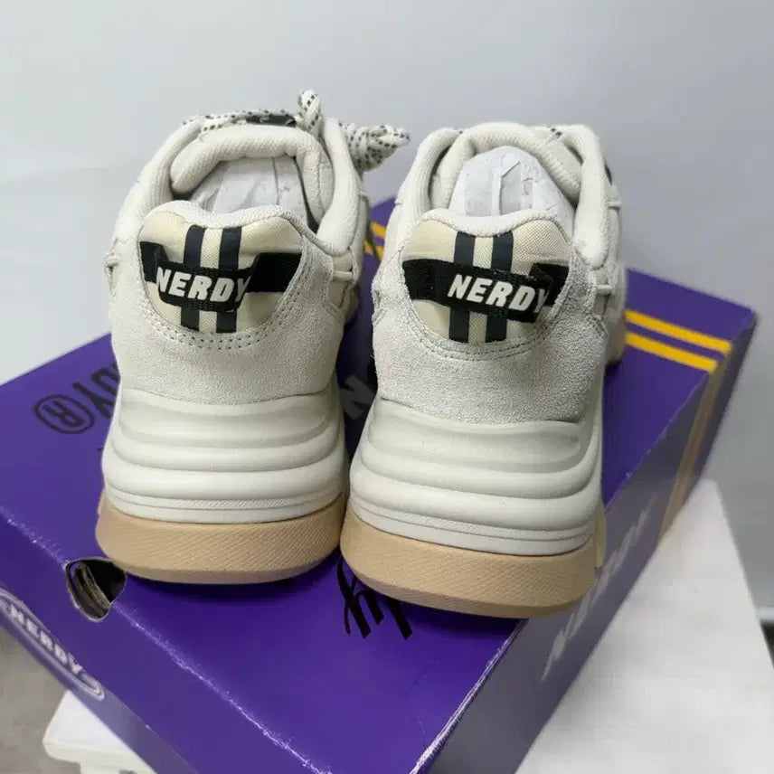 [SOLD OUT] 널디(NERDY) 젤리그 볼드 LT (크림/270)