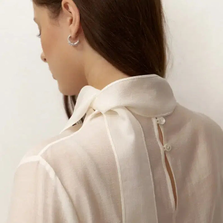 [SOLD OUT] 어라운드율 보에스카프 블라우스